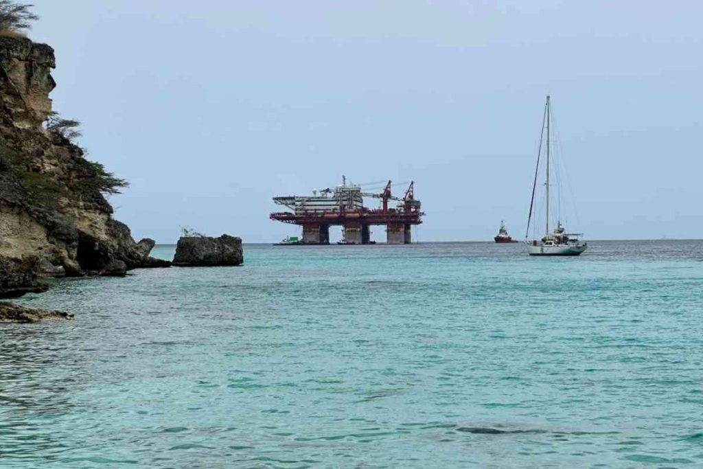 Ölplattform vor Curacao