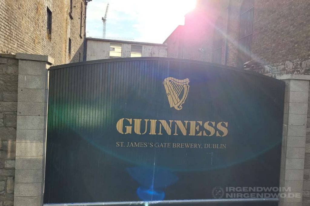 Das Tor der Guinness-Brauerei in Dublin in Irland