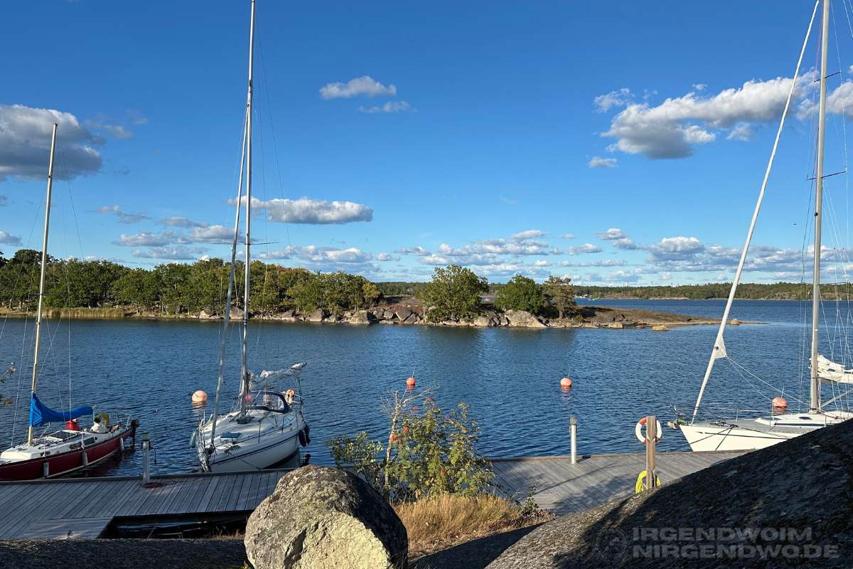 Strindberg am Steg in Tjärö