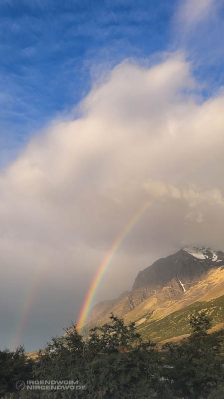 Regenbogen im Torres del Paine Nationalpark in Chile