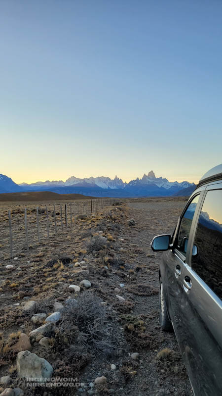 Sonnenuntergang mit El Chaltén / Fitz Roy und unserem Camper.